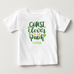 Süßester Klee im Fleck St. Paddy Lustige Zitat Nam Baby T-shirt