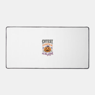 Süßester Kürbis im Patch Halloween-Shirt-Design Schreibtischunterlage