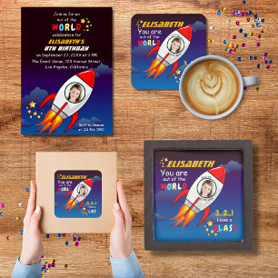 Niedlicher Weltraumraketenschiff vom Geburtstag Quadratischer Aufkleber