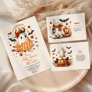 Ein kleiner Boo ist fast gerade wegen Halloween-Ki Pappteller