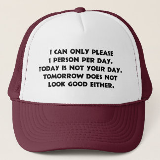 Svp seulement 1 casquette de la personne 2