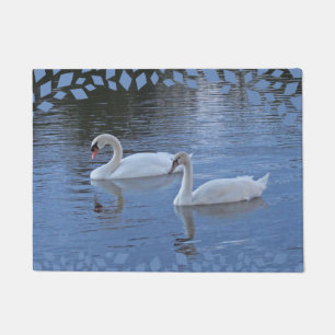 Swans auf Blue Water Doormat Fußmatte