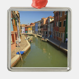 Swans in canal, Burano Island, Venice, Italy Ornament Aus Metall
