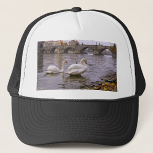 Swans und Karlsbrücke in Prag Truckerkappe