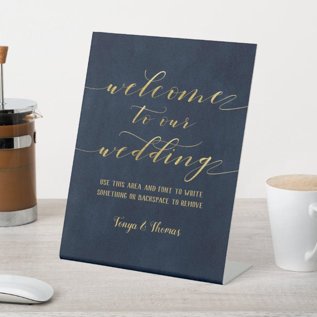 Swash Schriftart Calligraphy Navy Gold Begrüßung Sockelschild (In SItu)