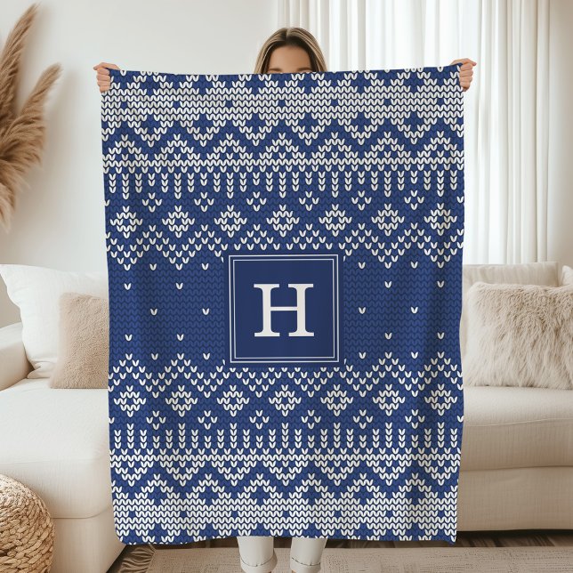 Sweater Weather | Monogram Holiday Fleecedecke (Von Creator hochgeladen)
