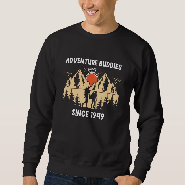 Sweatshirt Adventure Buddies Since 1949 Hiking Partner (Devant)