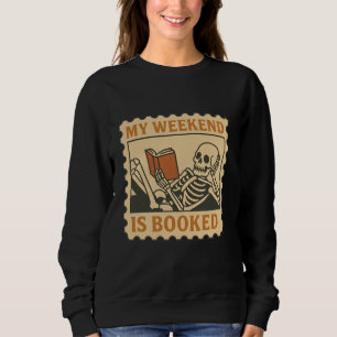 Sweatshirt Creepin’ It Real - Skeleton Book Lover Halloween