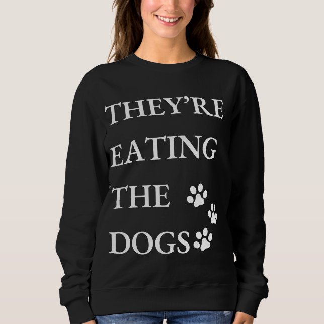 Sweatshirt Drôle ils mangent les chiens à Springfield (Devant)