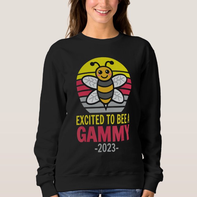 Sweatshirt Gammy 2023   Bee   Grandma   Excited To Be A Gammy (Devant)