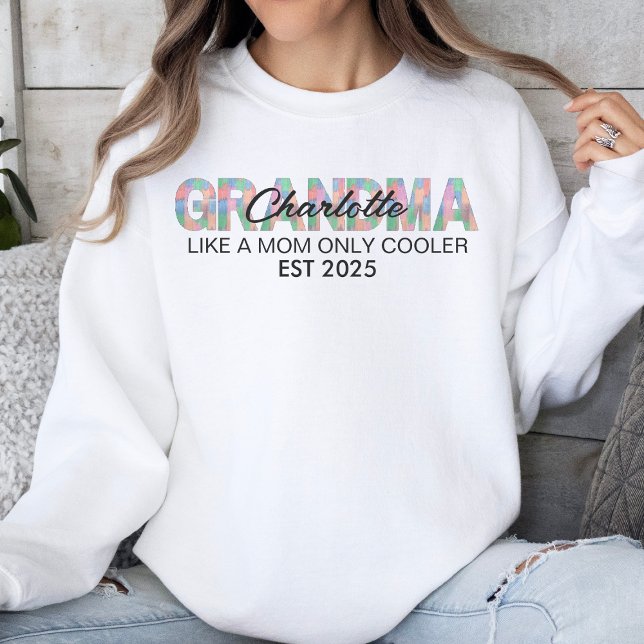 Sweatshirt Grand-mère Nom Est 2025 Typographie moderne (Créateur téléchargé)