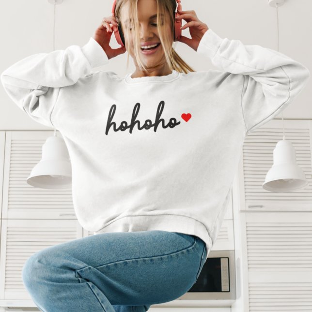 Sweatshirt Ho Ho | Christmas Heart Modern Minimalist (“Ho Ho Ho” Christmas sweatshirt by Guava, featuring minimalist script design with a red heart accent)