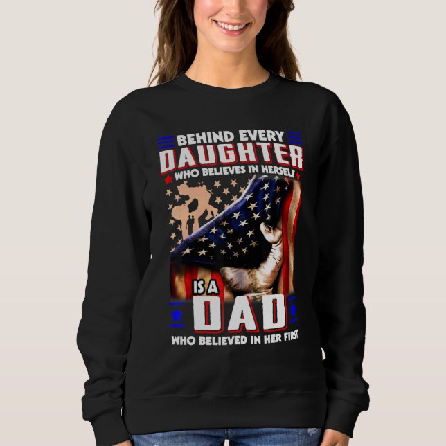 Sweatshirt Le Drapeau Américain Derrière Chaque Fille Est Un  (Devant)