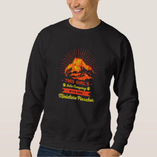 Sweatshirt Les Filles En Camping Avec Son Miniature Pinscher 