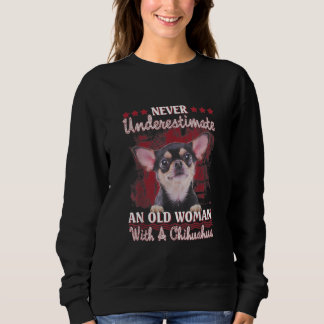 Sweatshirt Ne Sous-Estimez Jamais Une Vieille Femme Avec Un C