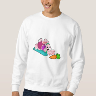 Sweatshirt Rabbit avec carotte au Yoga sur tapis de Yoga