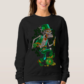 Sweatshirt St Patrick's Day Skeleton Drinking Beer C Pot Of G