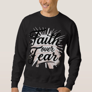 Sweatshirt T-shirt chrétien pour hommes – “La foi surmonte la