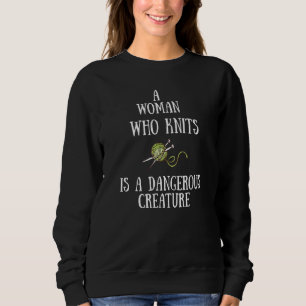 Sweatshirt Tricot Une Femme Qui Tue Est Une Créature Dangereu