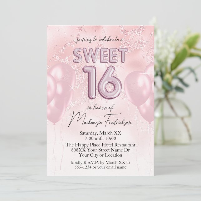 Sweet 16 Balloons auf rosa Glitzer Marmor Einladung (Stehend Vorderseite)