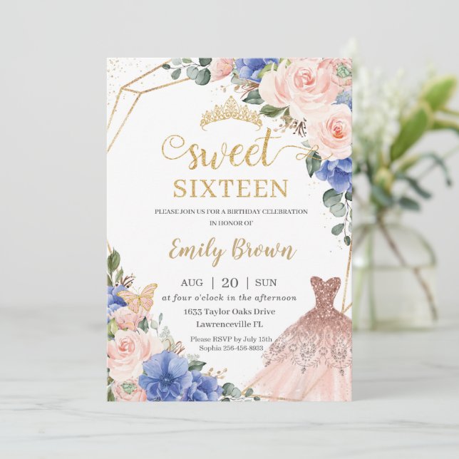 Sweet 16 Birthday Royal Blue Blush Blumenkleid  Einladung (Stehend Vorderseite)