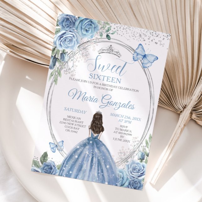 Sweet 16 Mis Quince Dusty Blue & Silver Floral Einladung (Von Creator hochgeladen)