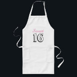 Sweet 16 Modern Chic Pink Birthday Party Lange Schürze<br><div class="desc">This sweet and simple design is perfect for a girl's sweet 16 birthday party. The design features the text "Sweet 16" in modern typography</div>