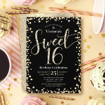 Sweet 16 Modern Gold Black Glitzer Girly Birthday Einladung<br><div class="desc">"Happy Sweet 16". Schicken Sie diese atemberaubende, funkelnd, mädchenhafte, festliche, moderne, personalisierte Party Einladung für eine Veranstaltung, an die Sie sich erinnern können. Gold Glitzer Skript Typografie und Konfetti Overlay einen schwarzen Hintergrund. Zusätzliche Glitzer Konfetti-Overlays aus Gold legen gebürstete Goldfolie auf der Rückseite. Personalisieren Sie den benutzerdefinierten Text mit dem...</div>