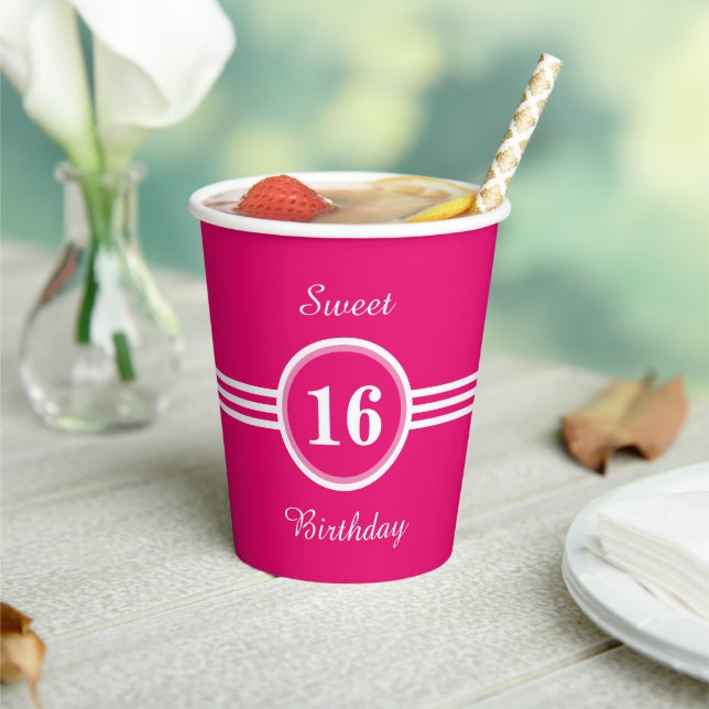 Sweet 16 on Pink Birthday Party Pappbecher (In Situ)