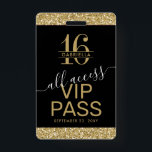 Sweet 16 VIP Access Pass Schwarz und Gold Einladun Ausweis<br><div class="desc">Custom Black and Gold Glitzer Sweet 16 VIP All-Access Pass Abzeichen Einladungen können mit dem Namen jedes Gastes personalisiert werden oder erstellen Sie ein Monogramm für das 16 . Geburtstag Geburtstagsmädchen. Auf der Rückseite sind Details der Party Einladung mit modernem Sans-Serif und kalligraphischem Schriftart mit Swashes für einen modernen und...</div>