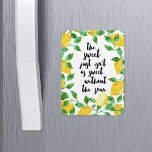 Sweet and Sour Lemon Quote Magnet<br><div class="desc">Der süße ist einfach nicht so süß ohne den sauer! Der hübsche Kühlschrankmagnet zeigt das Zitat,  eingebettet in eine Pflanze von Aquarelllemonen und Blätter.</div>