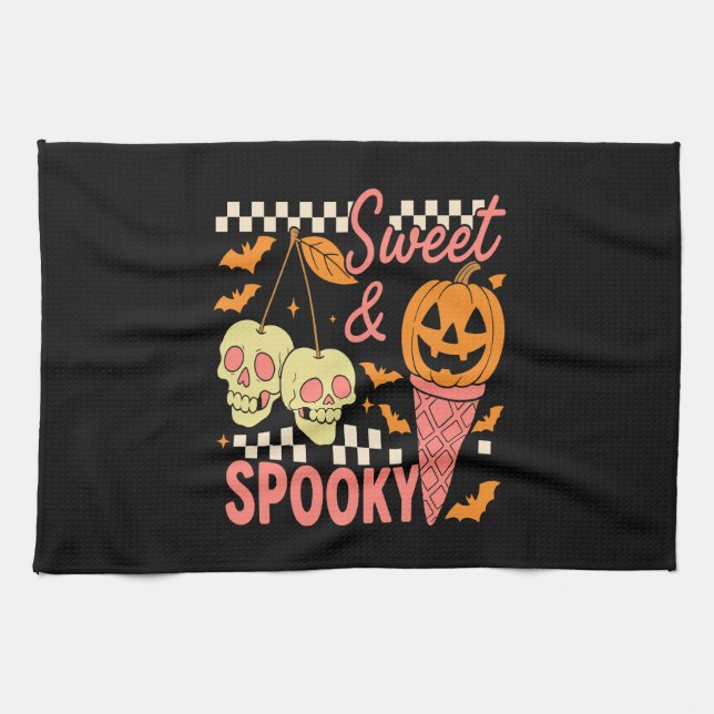 Sweet and Spooky Cute Halloween Geschirrtuch (Horizontal)