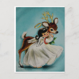 Sweet Angel Girl umarmt dekoratives Hirsch. Postkarte