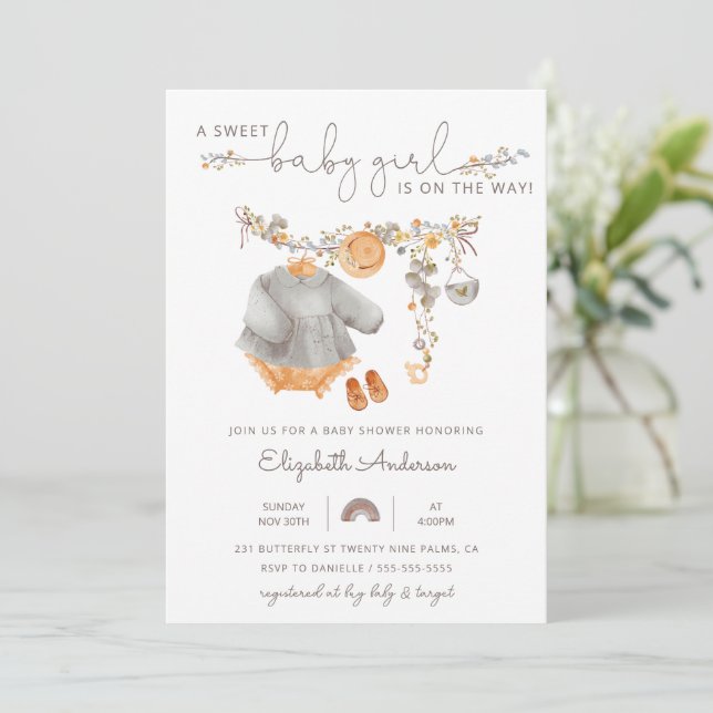 Sweet Boho Clothesline Girl Baby Dusche Einladung (Stehend Vorderseite)