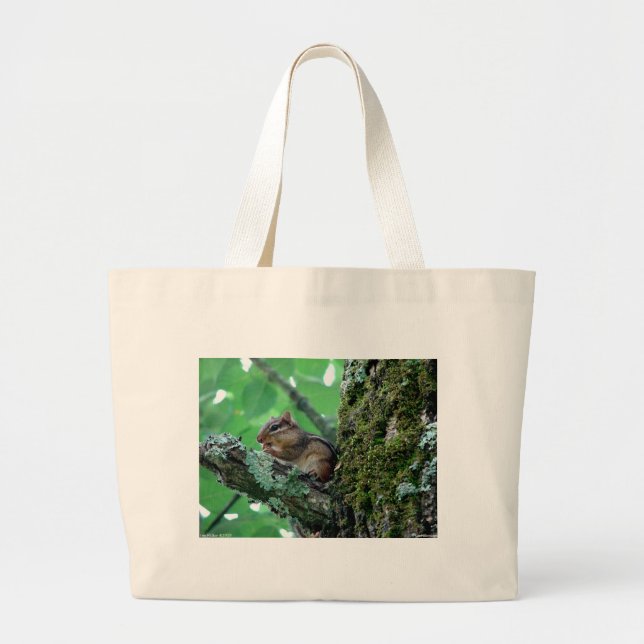 Sweet Chipmunk in einem Baumkleid und Geschenke Jumbo Stoffbeutel (Vorne)