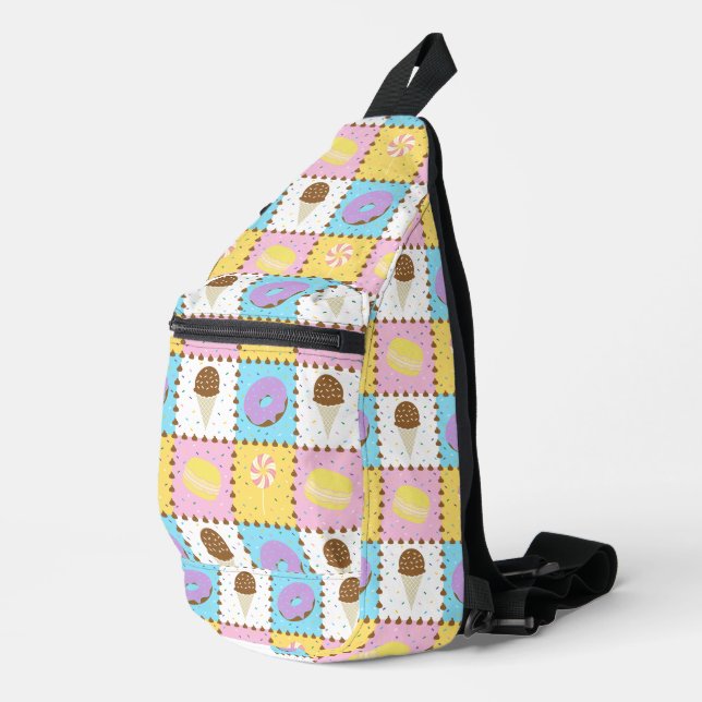 Sweet Cravings Crossbody Bag (Rechte Ecke)