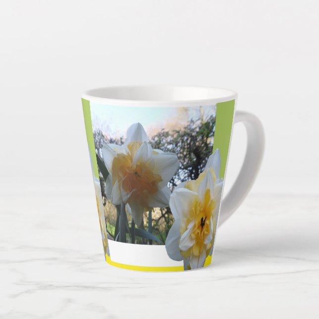 Sweet Desire Daffodils Design Latte Tasse (Rechte Ecke)