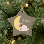 Sweet Dreams Lullaby Girl Baby's First Christmas Keramik Ornament<br><div class="desc">Dieses bezaubernde Keramik-Ornament kann mit dem Namen und dem Foto Ihres Kindes personalisiert werden,  um Weihnachten,  Taufe oder Weihnachtsgeschenk,  Türhänger,  Kinderzimmer-Wanddekoration,  etc. zu erhalten,  in Blau und Rosa für Jungen und Mädchen. Benutzerdefinierte Farben auf Anfrage verfügbar.</div>