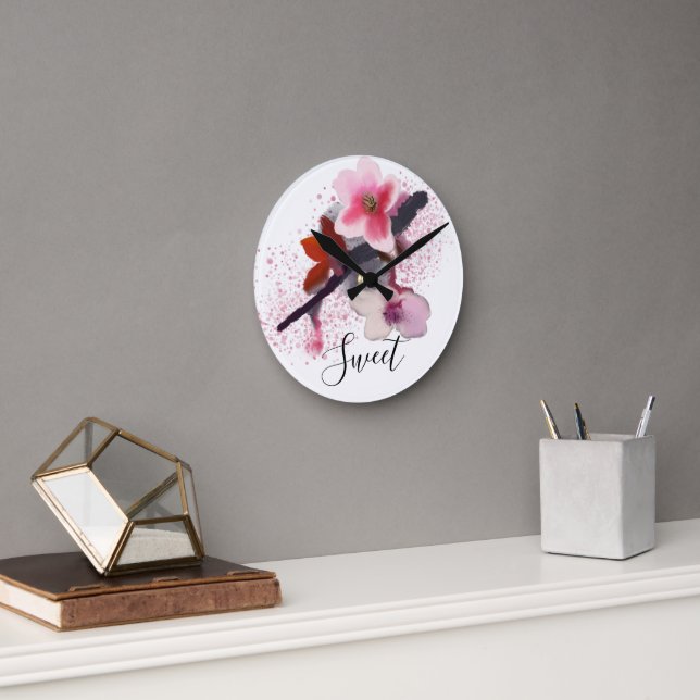 ‚SWEET‘ | Eleganter Chic Pink Cherry Blossom Runde Wanduhr (Büro)