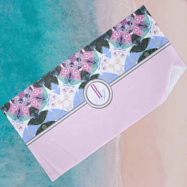 Sweet farbiges geometrisches Muster mit Monogramm Strandtuch (Von Creator hochgeladen)
