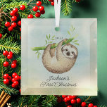Sweet Foto Sloth Baby's First Christmas Ornament Aus Glas<br><div class="desc">Niedliches Baby's erste Weihnachtsschmuck das süßeste kleine Baby-Faultier Set auf einem blauen Himmel Aquarell Hintergrund.</div>
