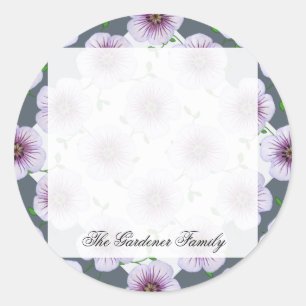 Sweet Garden Bale Blue Geranium Blume auf Farbe Runder Aufkleber