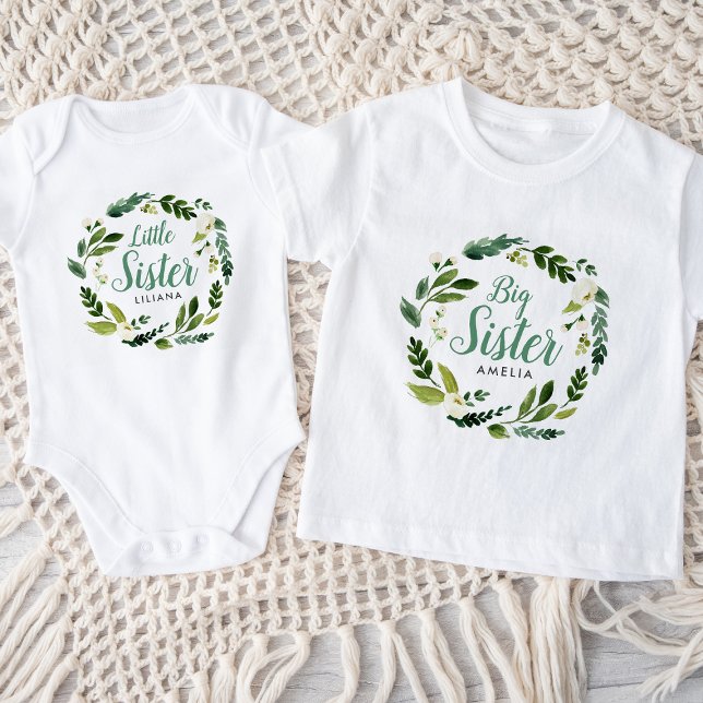 Sweet Greenery Floral Little Sister Name Monogram Baby Strampler (Von Creator hochgeladen)