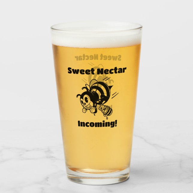 Sweet Nectar Incoming! Busy Beckets Cartoon Glas (Vorne (Gefüllt))