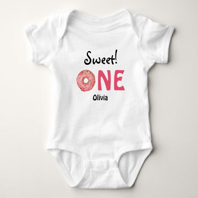 Sweet One mit rosa Donut Baby Strampler (Vorderseite)