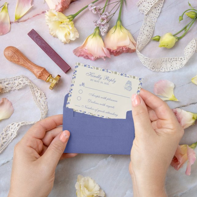 Sweet Pea Floral Blue und Cream RSVP Karte (Von Creator hochgeladen)