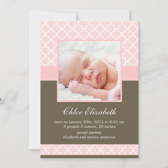 Sweet Pink Quatrefoil Girl Foto Birth Ankündigung (Vorderseite)