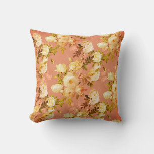 Sweet Rose im Hintergrund von Orange Kissen