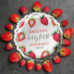 Sweet Strawberry Berry Erster Geburtstag Pappteller<br><div class="desc">Feiern Sie stilvoll mit diesen trendigen 1. Geburtstagsgeschirr. Das Design ist leicht mit Ihrer eigenen Formulierung zu personalisieren und Ihre Familie und Freunde werden begeistert sein,  wenn sie diese fabelhaften Party Schüsseln sehen. Matching-Elemente finden Sie in der Auflistung.</div>