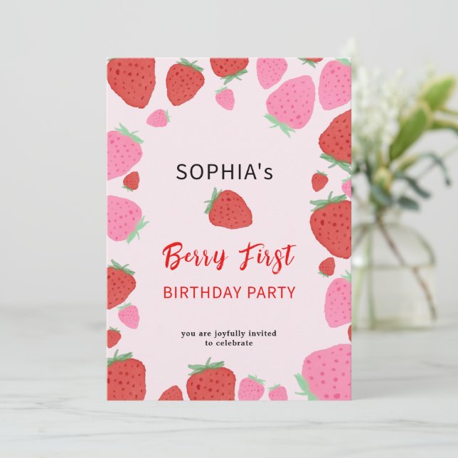 Sweet Strawberry Birthday Einladung (Stehend Vorderseite)